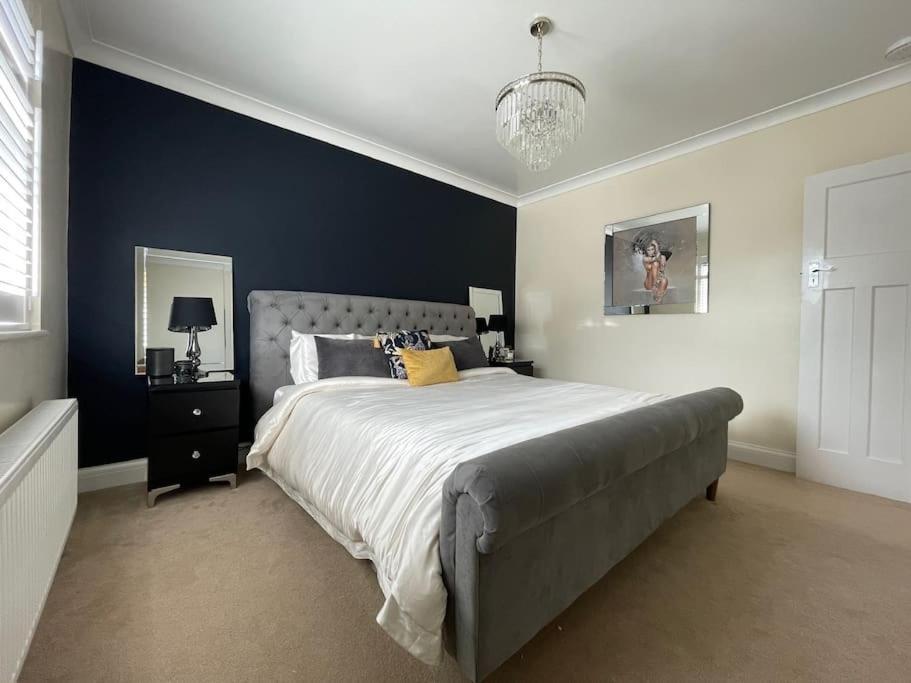 Luxury 4 Bed 2 Bath House With Garden Near Wimbledon * Londra