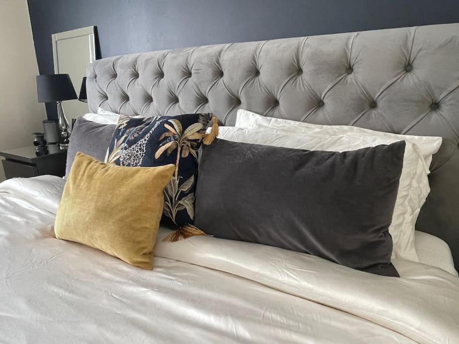 Luxury 4 Bed 2 Bath House With Garden Near Wimbledon * Londra