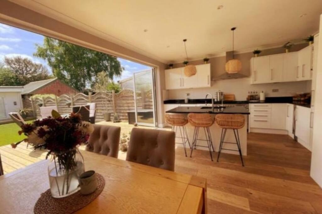 Ferienhaus Luxury 4 Bed 2 Bath House With Garden Near Wimbledon